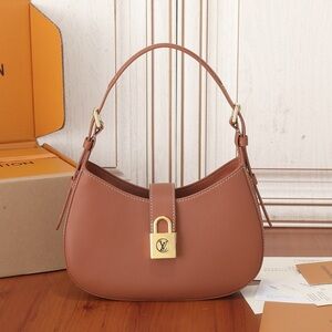 Louis Vuitton Tan Leather Shoulder Bag with Gold Padlock